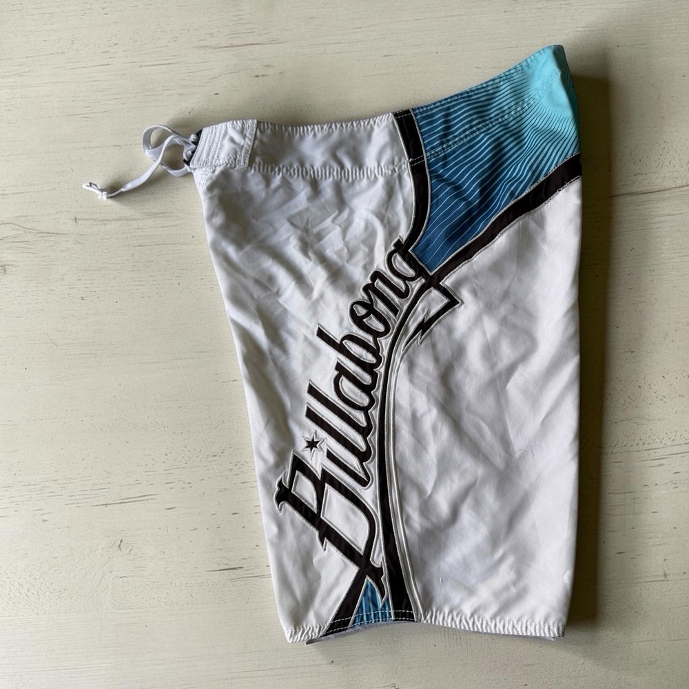 Vintage Billabong Board Shorts 34 Y2K Surf Skater Spellout Swim Trunks